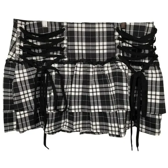 Dolls Kill Widow Pleated Plaid Skirt White Black Plus Size 1X NWT - Picture 4 of 10